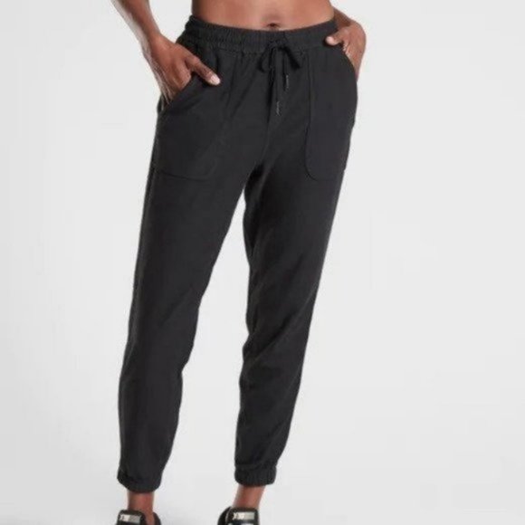 Athleta Farallon Joggers size 24 Black
